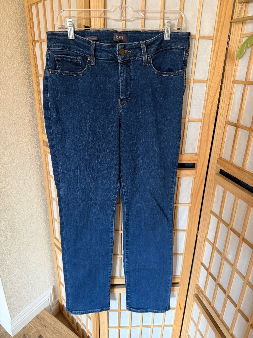 NYDJ MARILYN STRAIGHT LEG JEANS STRETCH LIFT AND TUCK TECHNOLOGY